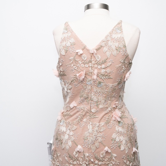 Dress The Population | Sidney Deep V-Neck 3D Floral Lace Gown - Picture 11 of 14